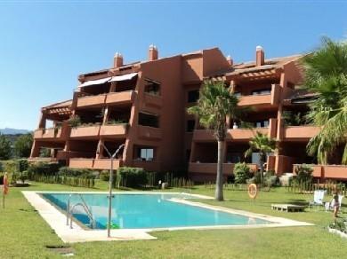 Apartamento con 2 dormitorios se vende en Marbella, Costa del Sol