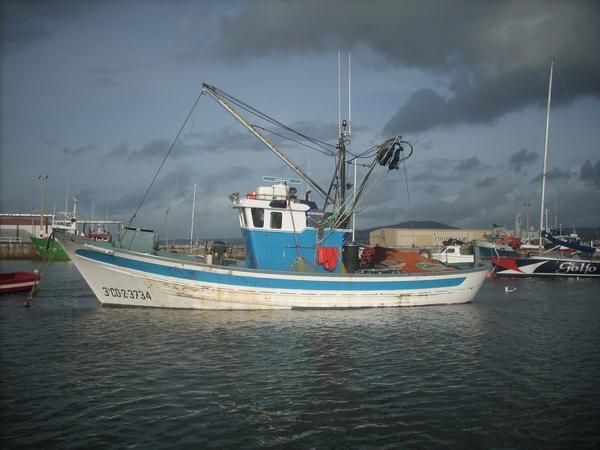 vendo barco de pesca en sada