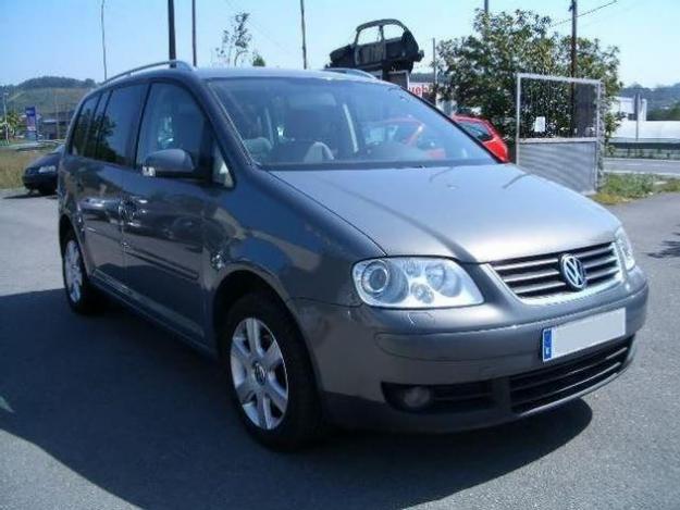 Venta de coche Volkswagen Touran 2.0 TDI 140cv--228Euros/mes '04 en Villagarcía De Arosa