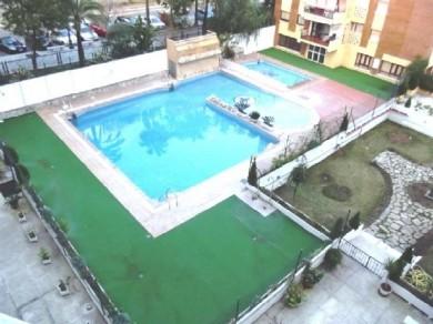 Apartamento con 2 dormitorios se vende en Marbella, Costa del Sol