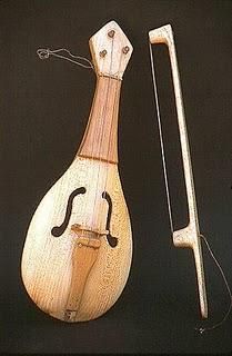 SE VENDE RABEL (VIOLÍN MEDIEVAL)