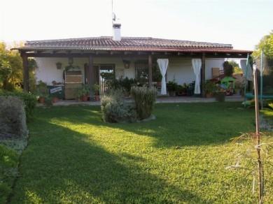 Chalet con 6 dormitorios se vende en Alhaurin el Grande